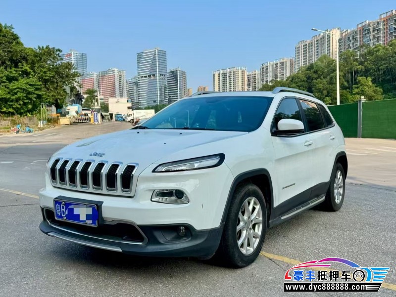 18年Jeep自由光轿车抵押车出售