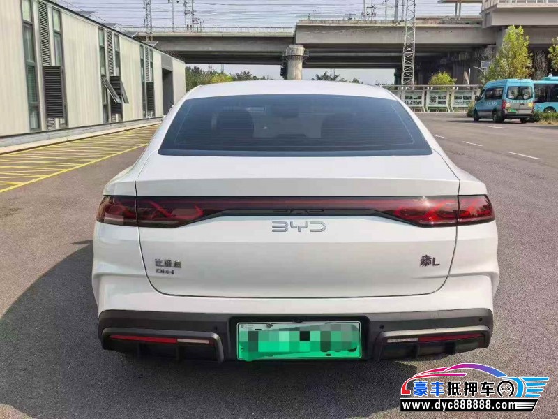 25年比亚迪秦轿车抵押车出售