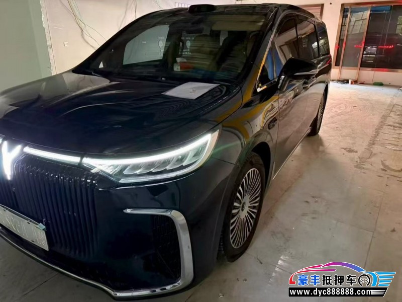 26年岚图梦想家轿车抵押车出售