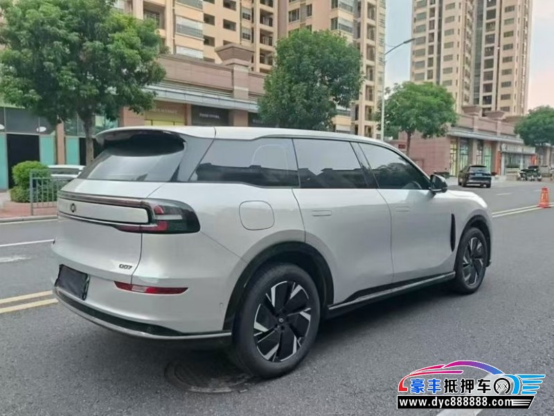 26年长安Q07轿车抵押车出售