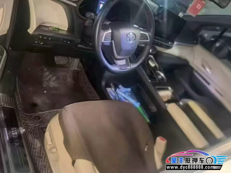 23年丰田塞纳轿车抵押车出售
