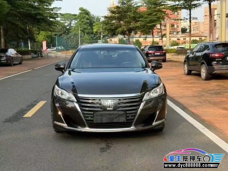 17年丰田皇冠轿车抵押车出售