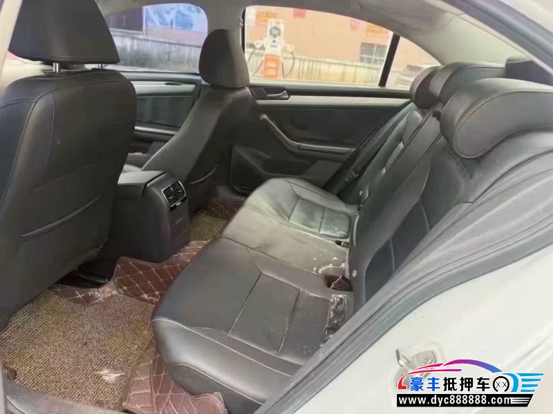 16年大众速腾轿车抵押车出售