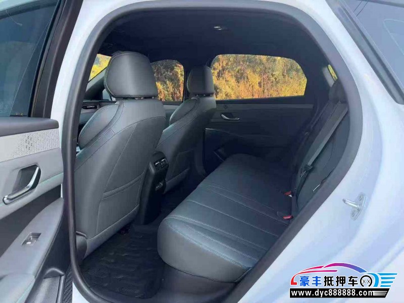 26年比亚迪秦轿车抵押车出售