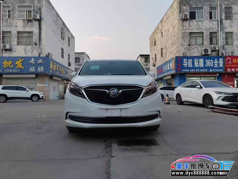 抵押车出售20年别克GL8轿车