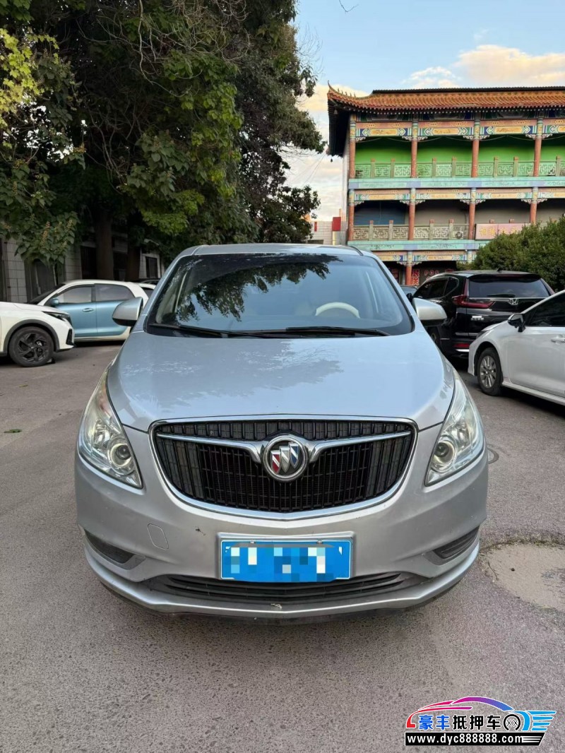 抵押车出售18年别克GL8轿车