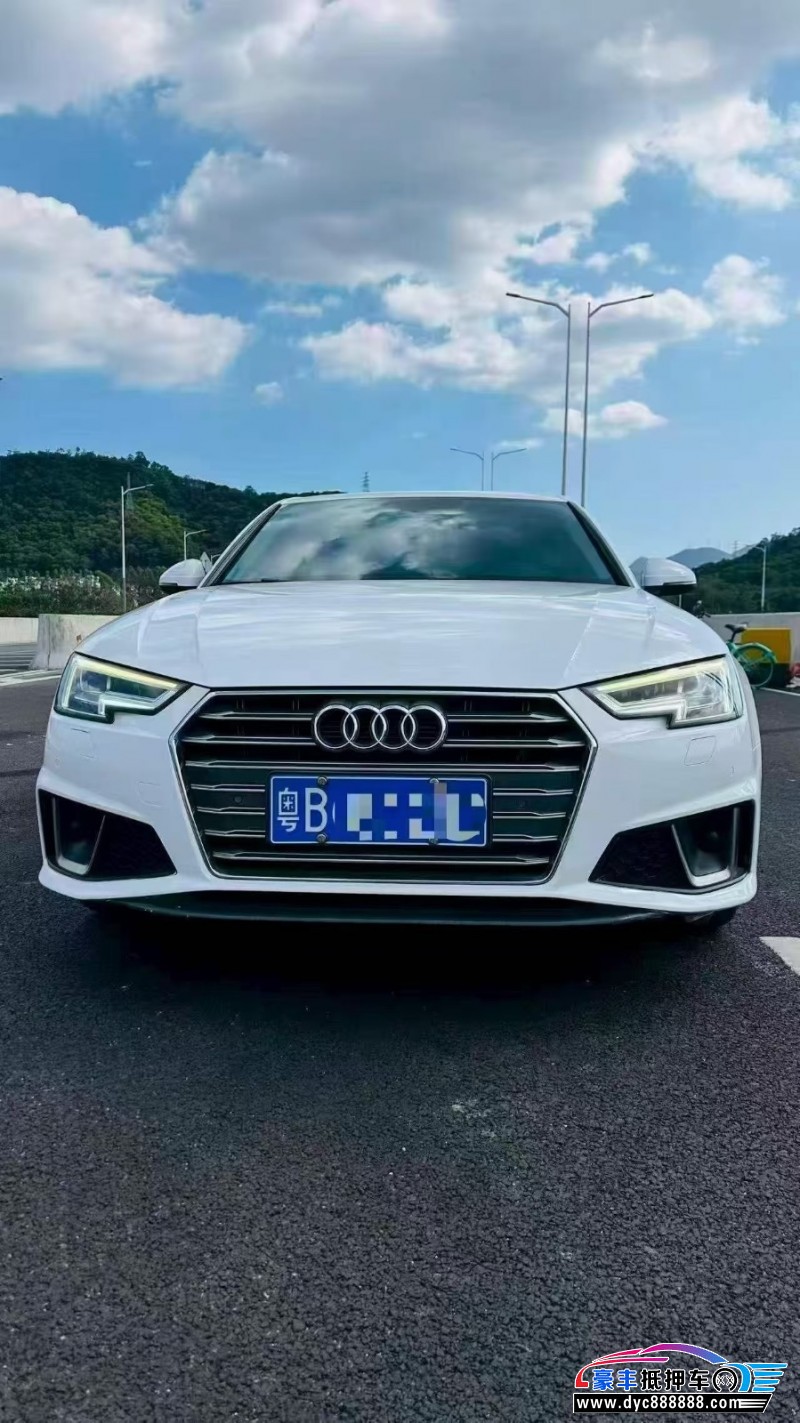 抵押车出售19年奥迪A4L轿车