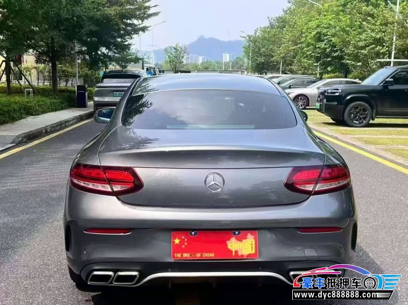 19年奔驰C轿车抵押车出售