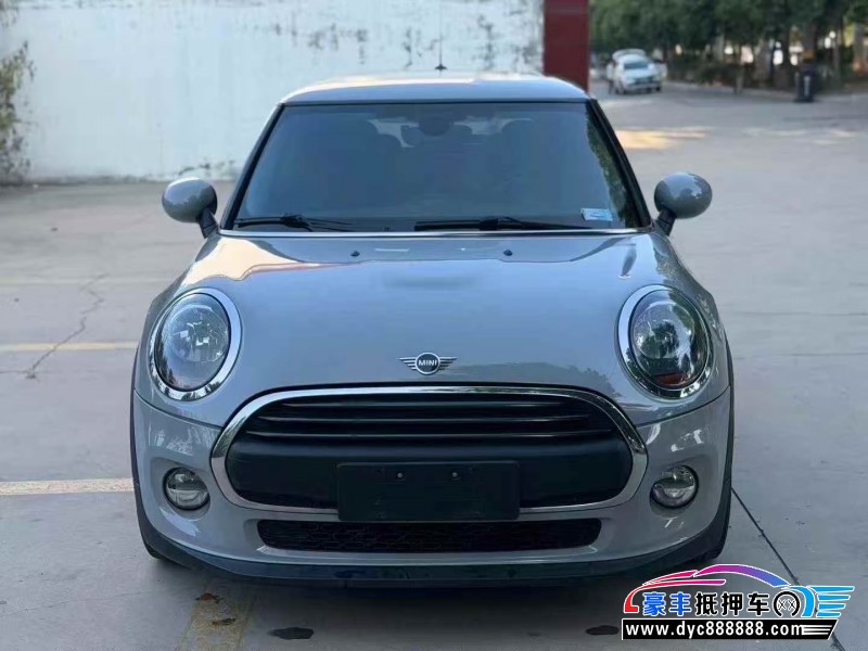 抵押车出售19年宝马MINI轿车