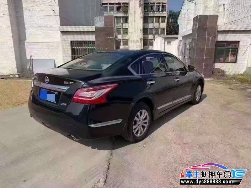 15年日产天籁轿车抵押车出售