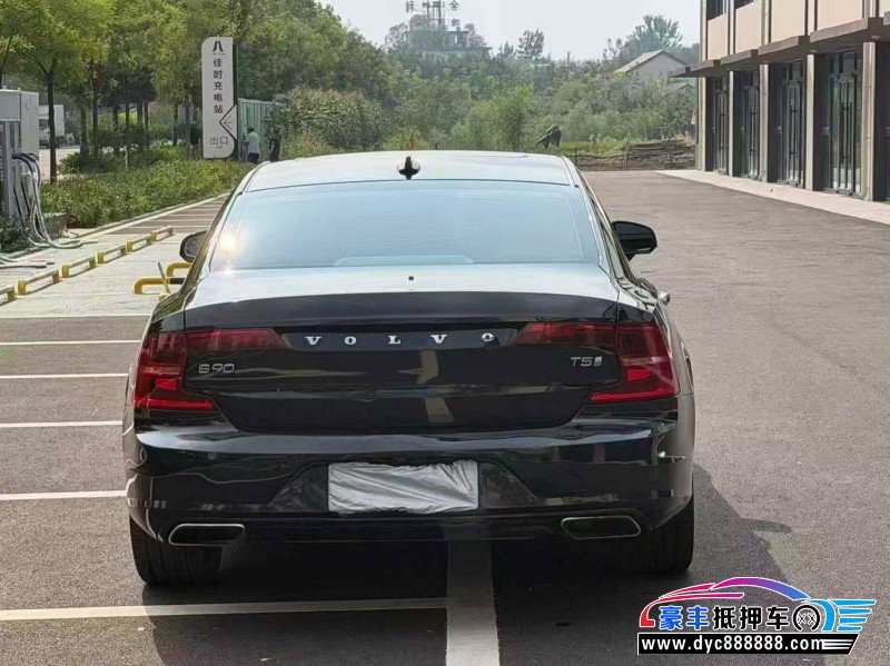 18年沃尔沃S90轿车抵押车出售