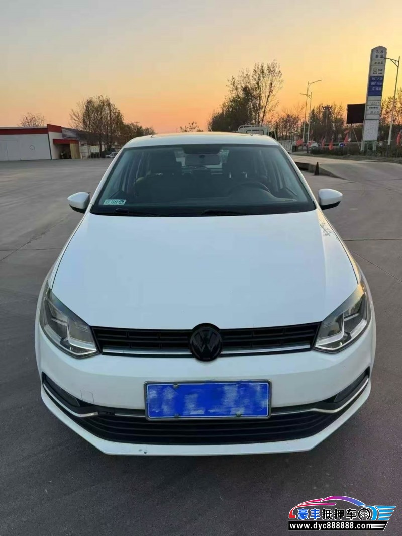 抵押车出售17年大众polo轿车