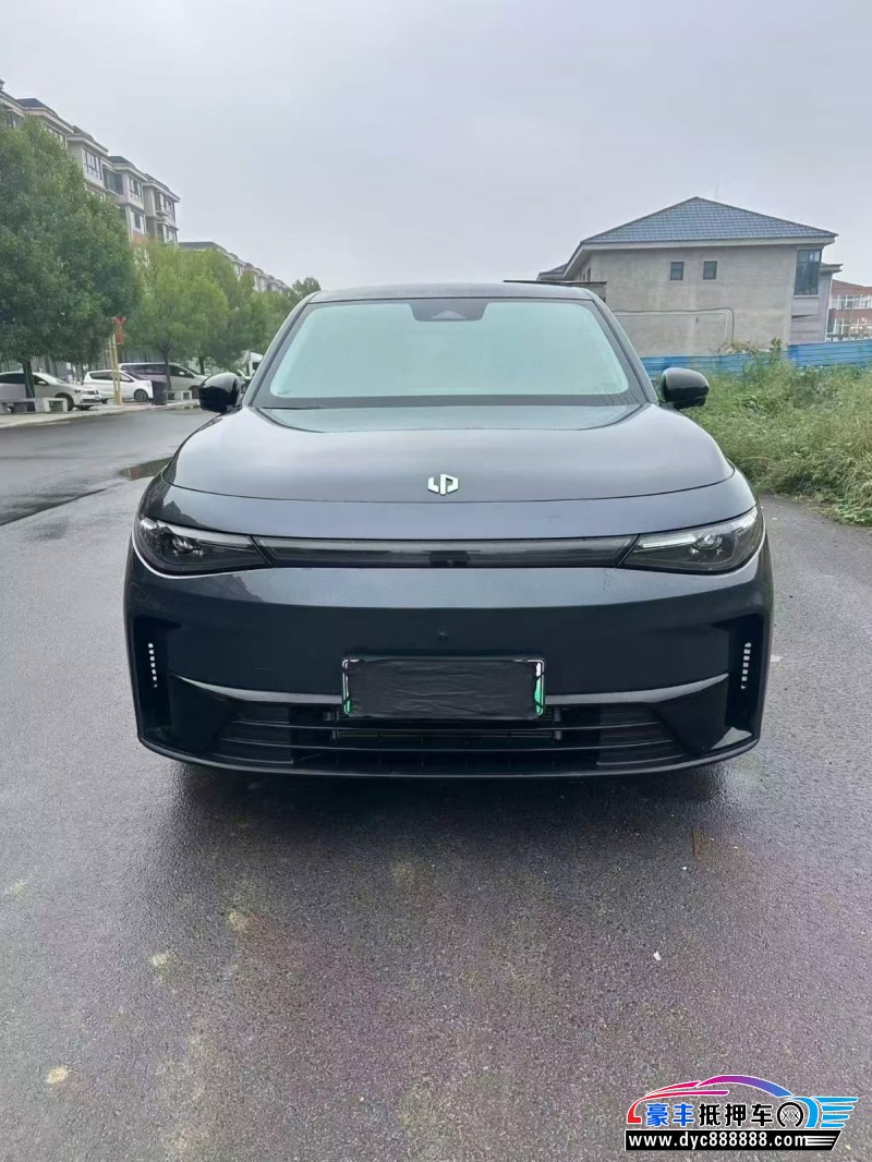 抵押车出售24年零跑C10轿车