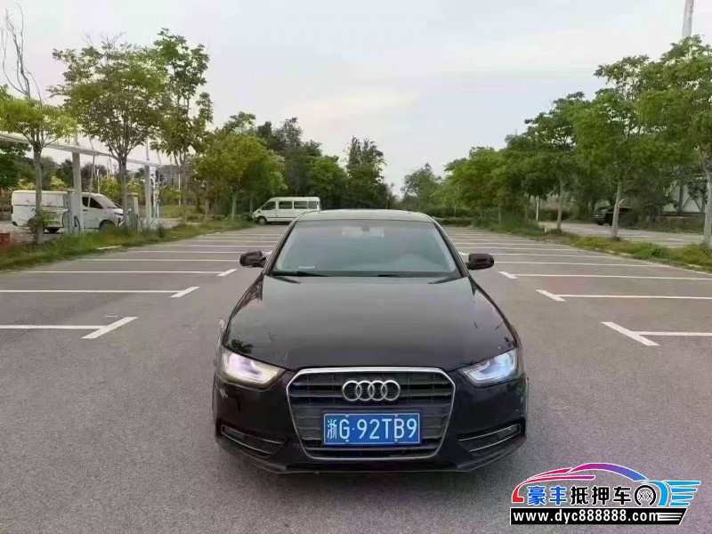 14年奥迪A4轿车抵押车出售