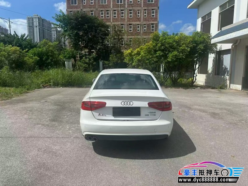 14年奥迪A4轿车抵押车出售