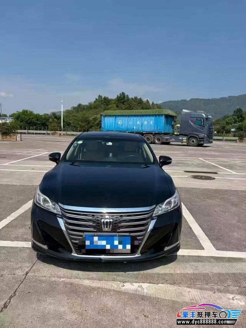 抵押车出售17年丰田皇冠轿车