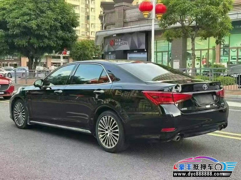 18年丰田皇冠轿车抵押车出售