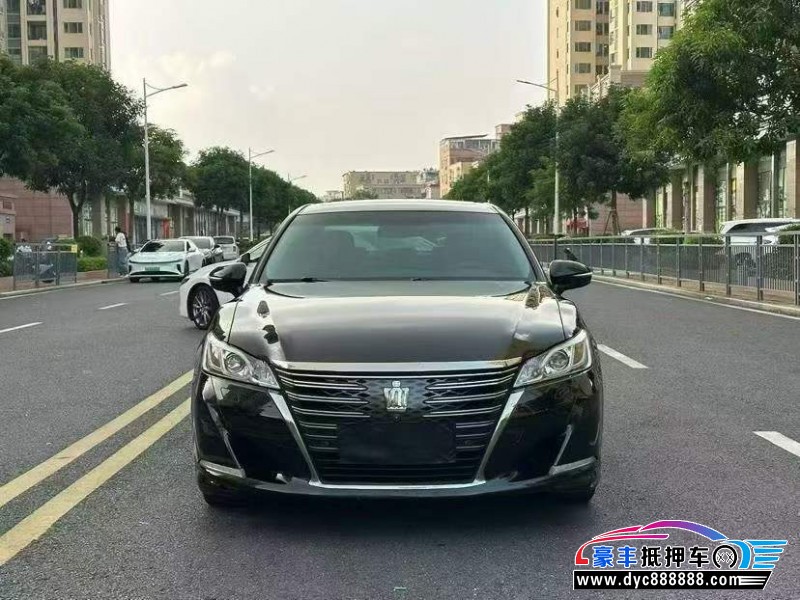 抵押车出售18年丰田皇冠轿车