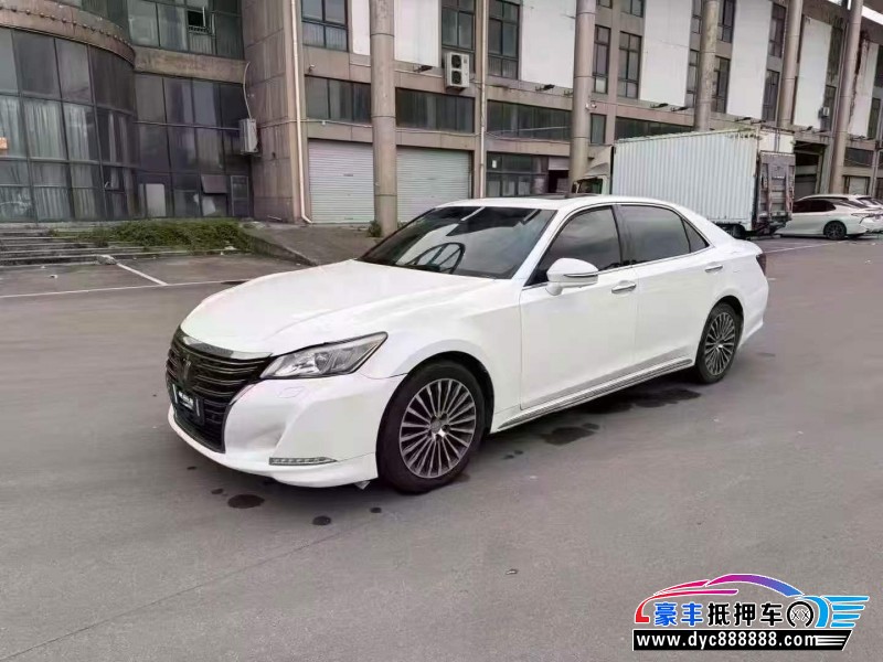 18年丰田皇冠轿车抵押车出售