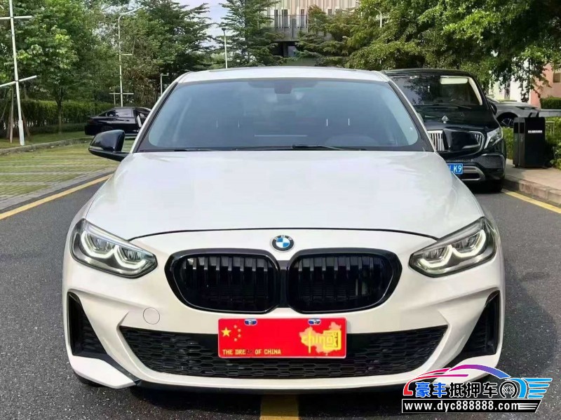抵押车出售23年宝马1系轿车