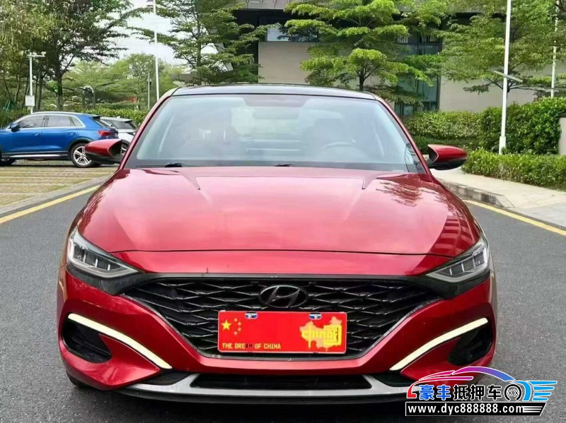 抵押车出售19年现代菲斯塔轿车