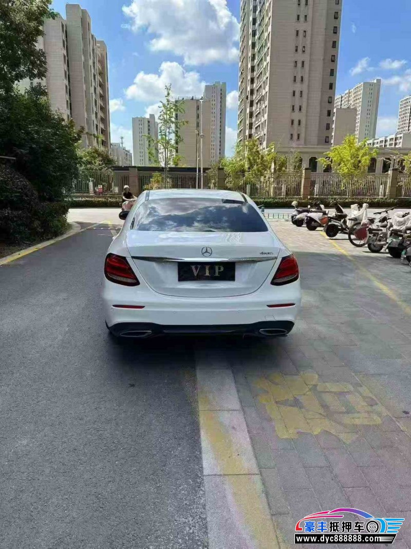 17年奔驰E轿车抵押车出售