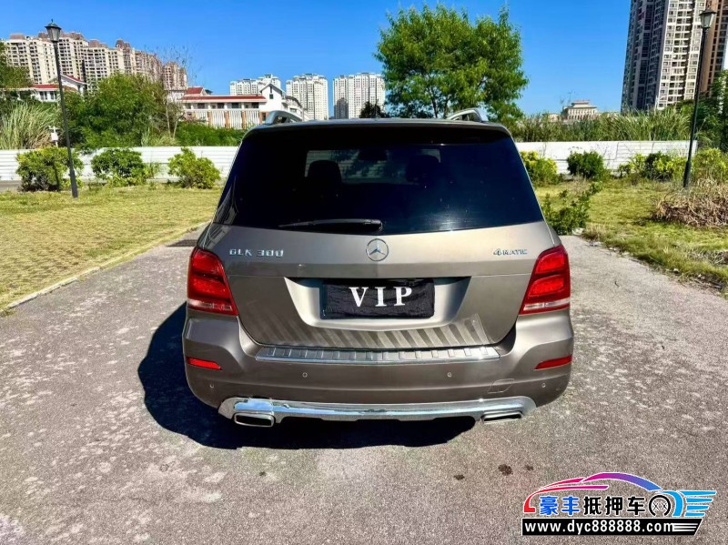 13年奔驰GLK轿车抵押车出售