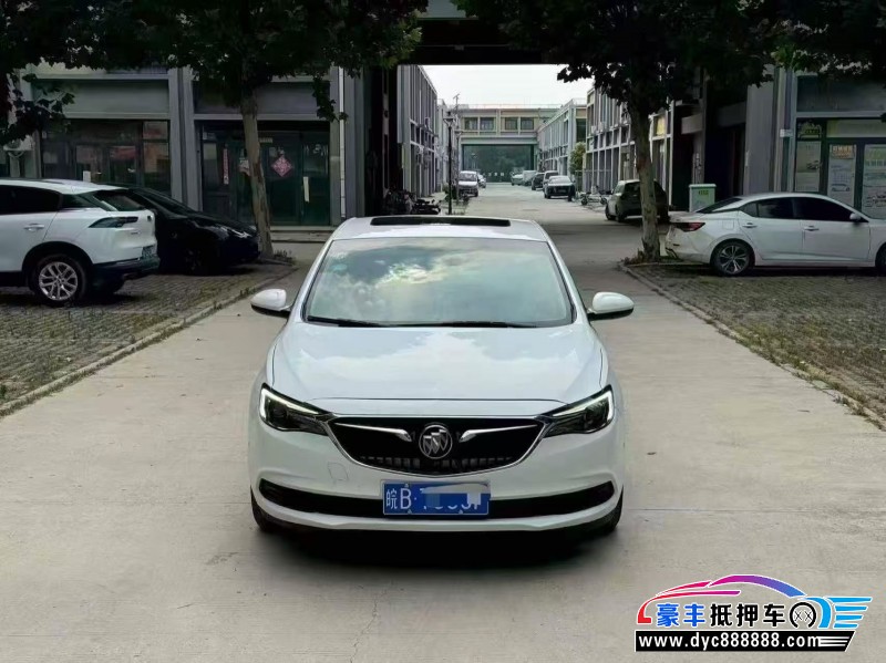 抵押车出售18年别克英朗轿车