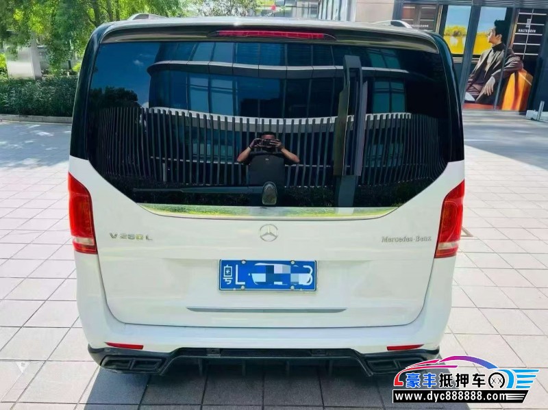 21年奔驰V轿车抵押车出售
