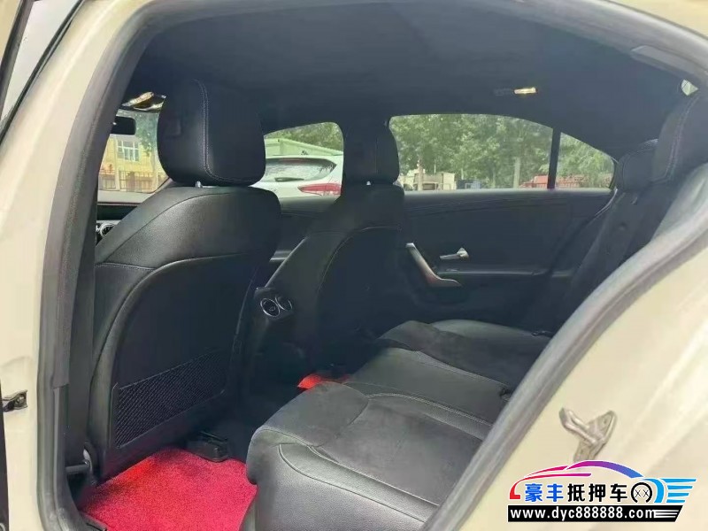 20年奔驰A轿车抵押车出售