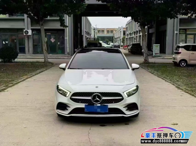 20年奔驰A轿车抵押车出售