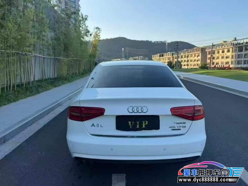16年奥迪A4轿车抵押车出售