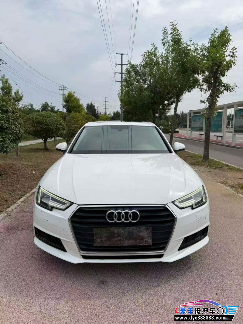 抵押车出售17年奥迪A4轿车