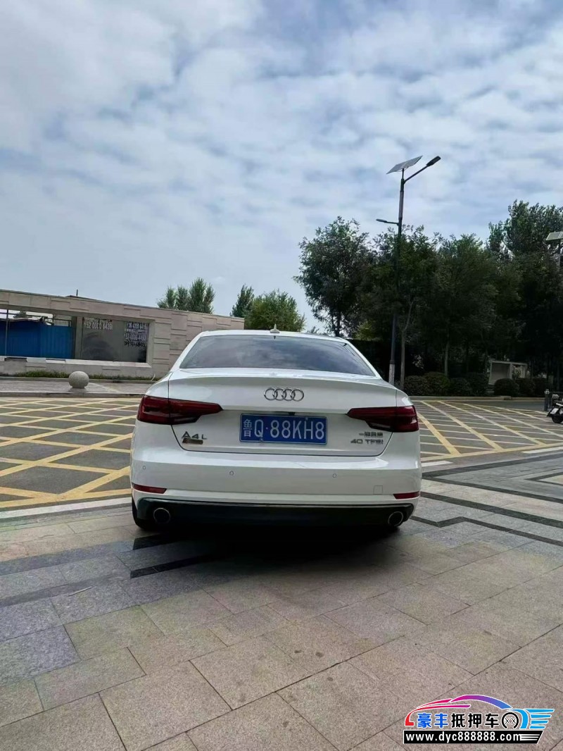 17年奥迪A4轿车抵押车出售
