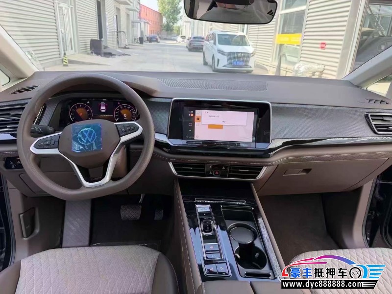 25年大众蔚然轿车抵押车出售