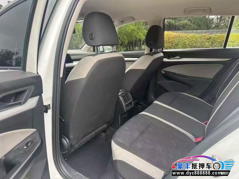 23年大众高尔夫轿车抵押车出售