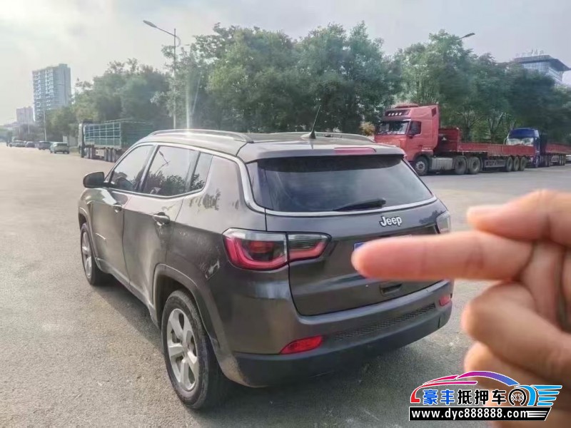 17年Jeep指南者轿车抵押车出售