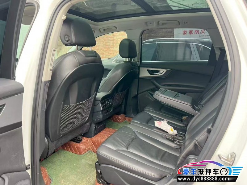 17年奥迪Q7轿车抵押车出售