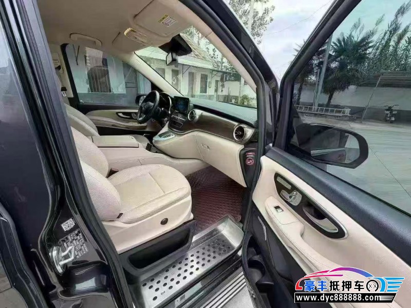 21年奔驰V轿车抵押车出售