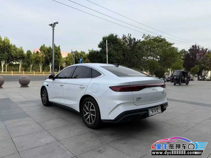 25年比亚迪秦轿车抵押车出售