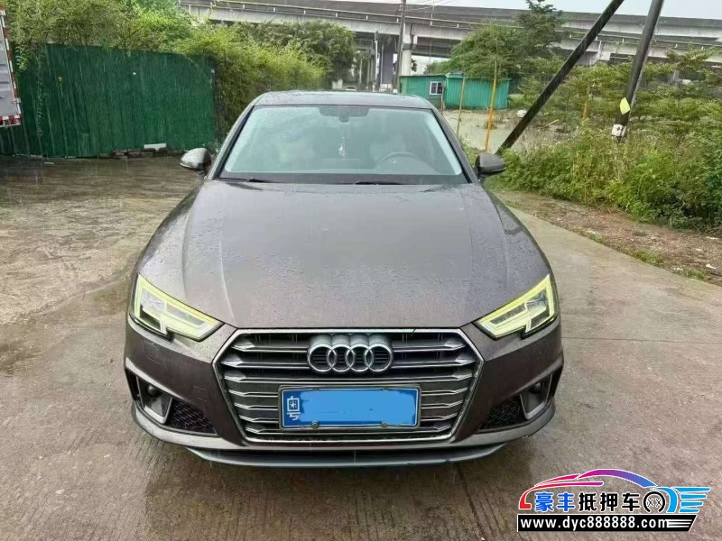 抵押车出售19年奥迪A4轿车