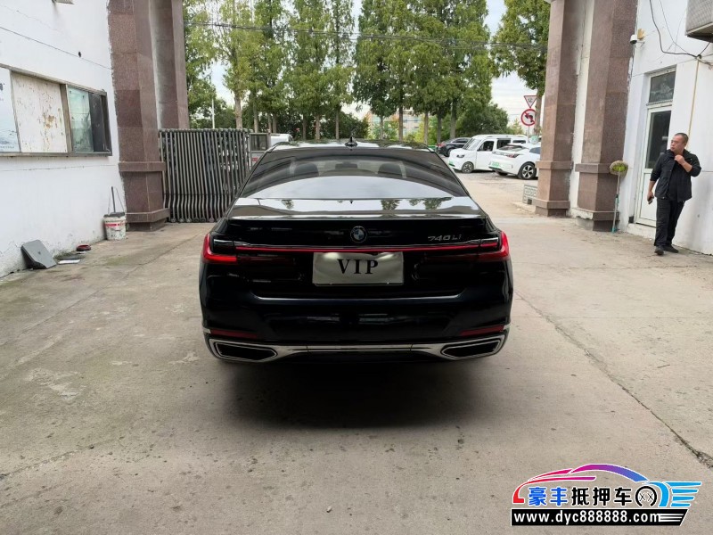 20年宝马7系轿车抵押车出售