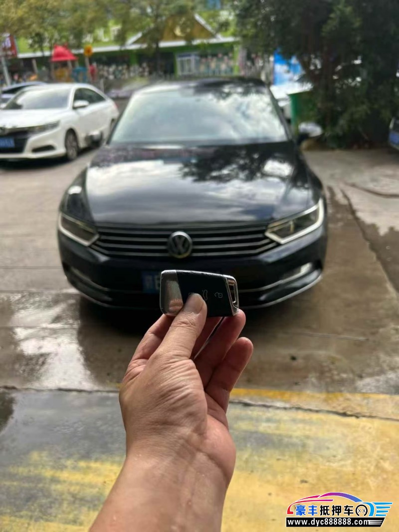 抵押车出售18年大众迈腾轿车