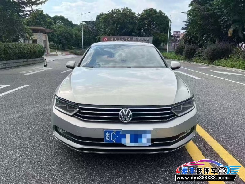 抵押车出售18年大众迈腾轿车