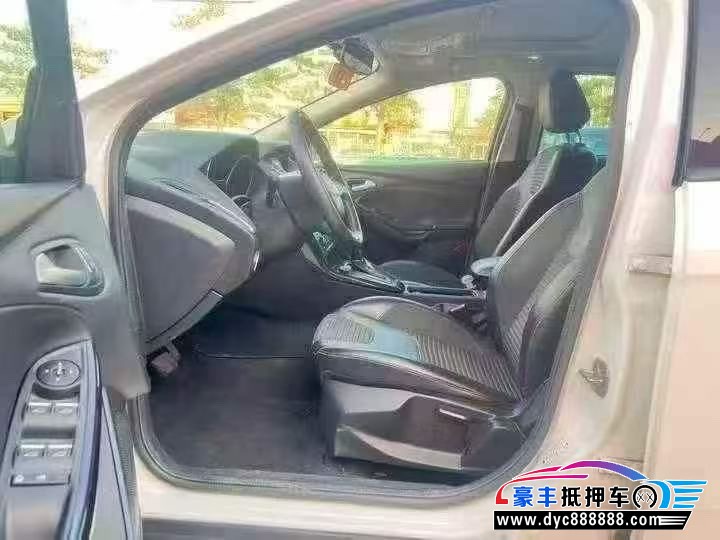 17年福特福克斯轿车抵押车出售