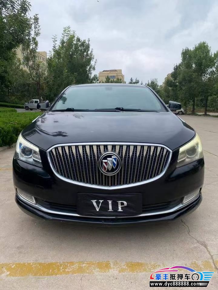 抵押车出售13年别克君越轿车
