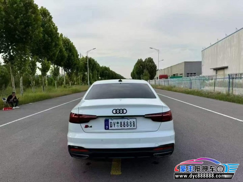 22年奥迪A4轿车抵押车出售