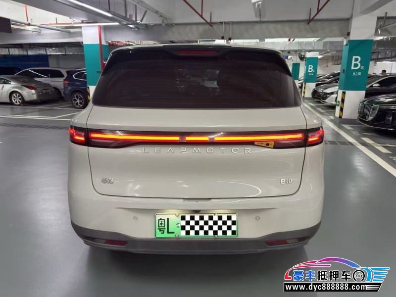 26年零跑B10轿车抵押车出售