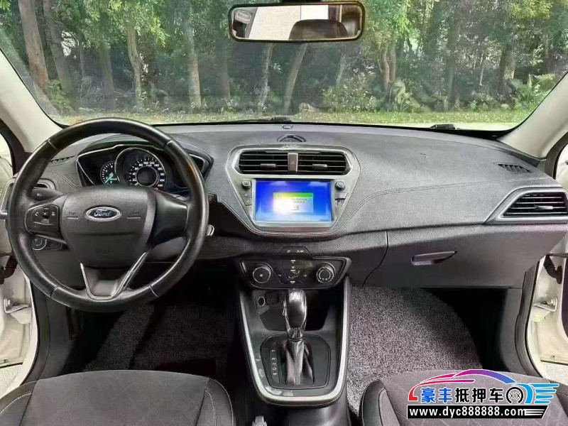 19年福特福睿斯轿车抵押车出售