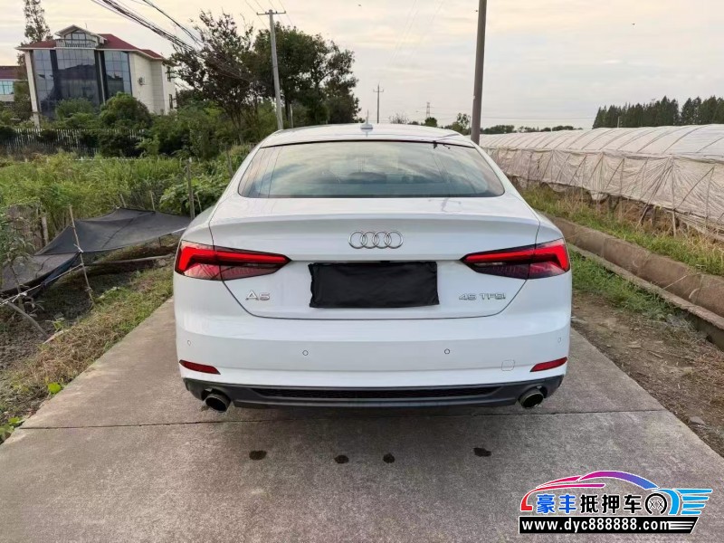 18年奥迪A5轿车抵押车出售